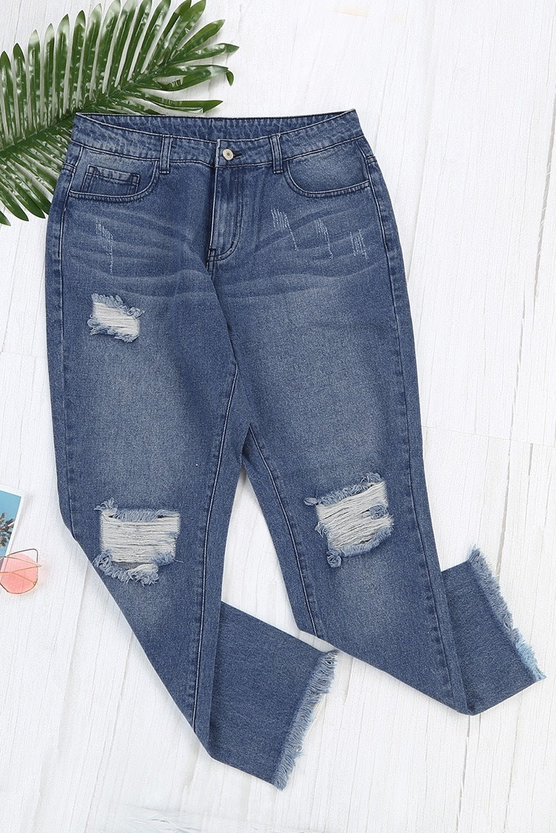 Women’s Stretchy Boyfriend Jeans – Ripped, Distressed Denim with Relaxed Fit