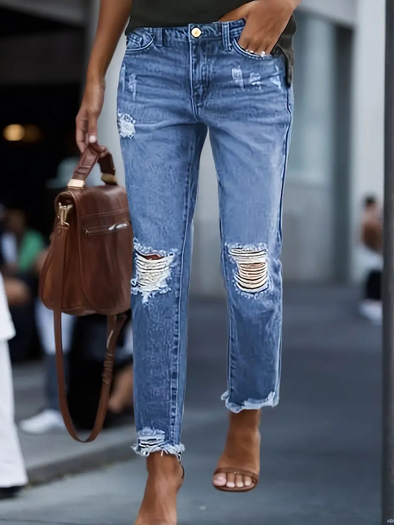 Women’s Stretchy Boyfriend Jeans – Ripped, Distressed Denim with Relaxed Fit